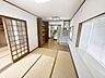室内：1F6帖の和室です。（東側）キッチンから繋がるお部屋です。