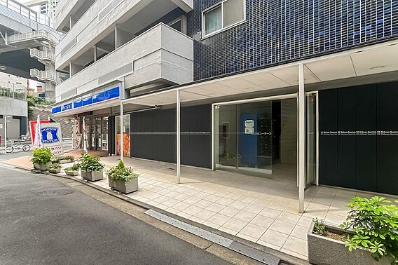 マンション一階...