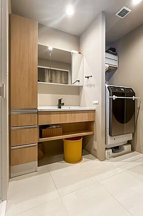 広い洗面脱衣室...