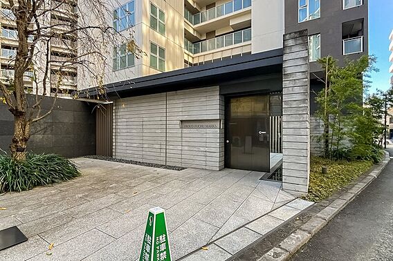 エントランス/...