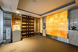 エントランスには、オートロックと宅配ボックスを完備。