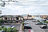 その他：周辺には低層の住宅が並ぶため、3階からでも視界が開けています。空が広く感じられて、気持ちがいいです。