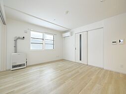 ＵＲＢＡＮ　ＦＬＡＴＳ　中の島 1階2LDKのリビング/ダイニング