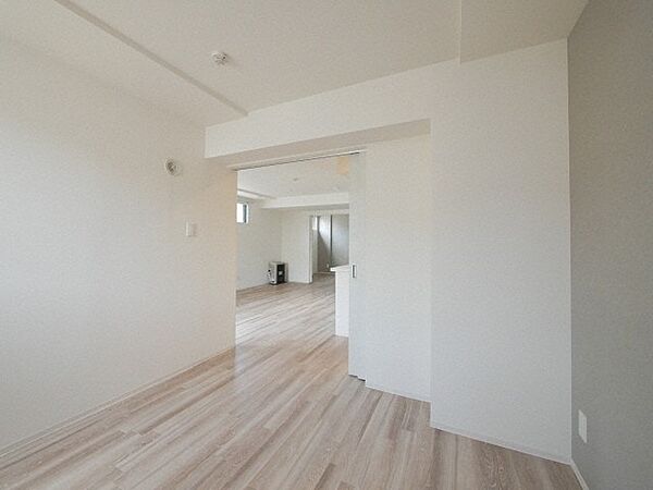 apartment 北海道札幌市西区二十四軒一条５丁目1-2　ラ・ポール二十四軒2号館107号室