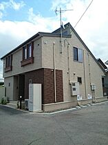 香川県丸亀市郡家町（賃貸アパート2LDK・1階・61.95㎡） その1