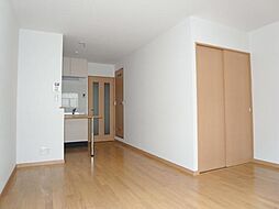 ティアラ緑が丘II 1階ワンルームのリビング/ダイニング