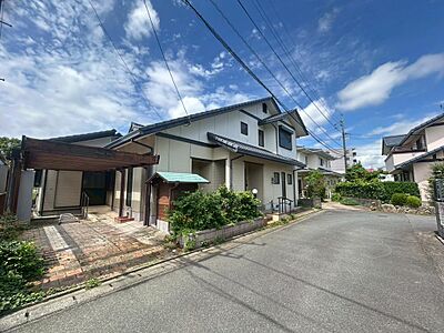 外観:閑静な住宅街に佇むゆとりの住まい 外観:閑静な住宅街に佇むゆとりの住まい