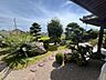 その他：手入れされた植栽と飛び石が美しい、趣のある和風庭園です。