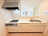 キッチン：使い勝手の良いシステムキッチン