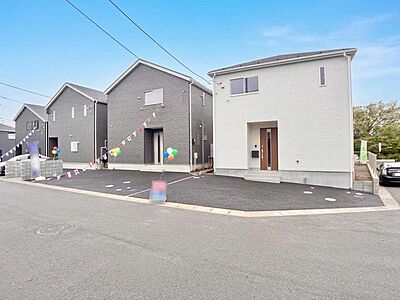 外観：即日ご案内可能です！ お気軽にお問い合わせください！ 写真では伝わりきらない、光と風の通り道をぜひ現地でご体感ください。 