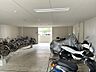 その他：【バイク置き場】屋根付きの駐車場のため、安心してバイクが置けます！