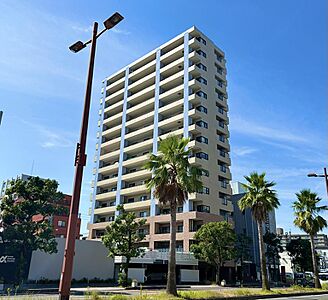 外観:【外観】オール電化マンションなため、ランニングコストを抑えることが出来ます。宮崎の中心市街地にも近く、小学校・コンビニ・スーパーも近隣にあり生活利便性の高いエリアにある好立地のマンションです! 外観:【外観】オール電化マンションなため、ランニングコストを抑えることが出来ます。宮崎の中心市街地にも近く、小学校・コンビニ・スーパーも近隣にあり生活利便性の高いエリアにある好立地のマンションです!