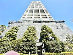 暮らしのステージを彩り、心のやすらぎと満足感を与えてくれます。通風と採光を考慮した設計は地域の鼓動を感じ、お寛ぎ頂くことが可能。採光や夜空の輝きが癒しの時間を演出。