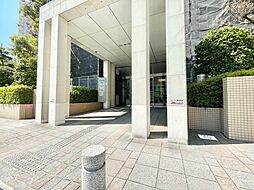 街の環境と住む人の暮らしを第一に考え、そこでしかできないエントランスを作り出されたこだわり。だからこそ時が経てば経つほどにその価値が深まります。