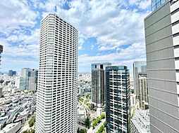 今日も、明日も、この街で、きっと誰かがしあわせになる物語が描かれていくはずです。同じ風景が毎日365日、まったく違う顔を見せてくれる。爽快な風も毎日やさしく頬をなでてくれます。