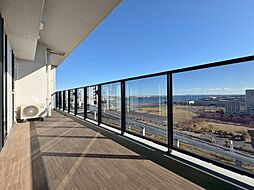 夜空の煌めきや、室内への通風や採光へ一役。ガーデニング等も充分に楽しめる広さを確保しております。