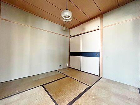 「リフォーム中」家族とのコミュニケーションを促進する拘り設計。快適な居住空間を演出し、都市型生活をより潤いある時間へ代えてくれます。