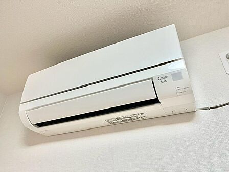 エアコンは空気を汚さず場所も取らないので、お部屋を広く使えます。設置工事などの初期費用がカットできるのは嬉しいですね。