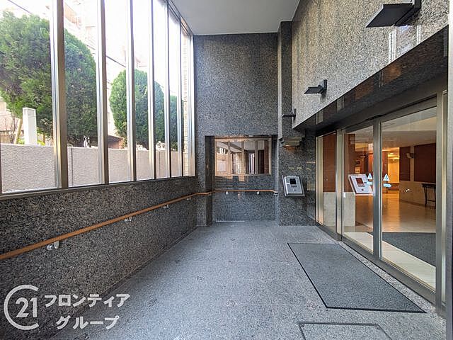 エントランス パークスクエア神戸山本通　中古マンション 1階/-