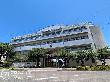 神戸市立魚崎中学校 徒歩19分。 1520m
