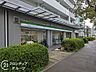 周辺：ファミリーマートアイランドセンター駅東店 徒歩10分。 800m