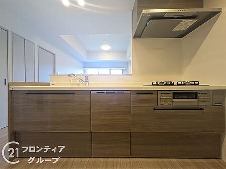 対面カウンターで、家族とコミュニケーションを取りながら料理ができるキッチンです