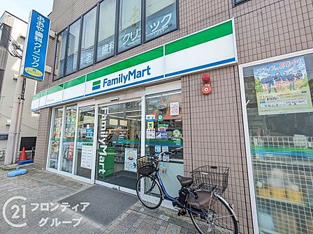 ファミリーマート甲南山手店 徒歩5分。 400m