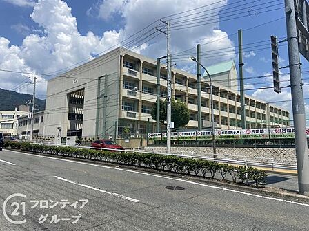 神戸市立鷹匠中学校 徒歩14分。 1110m