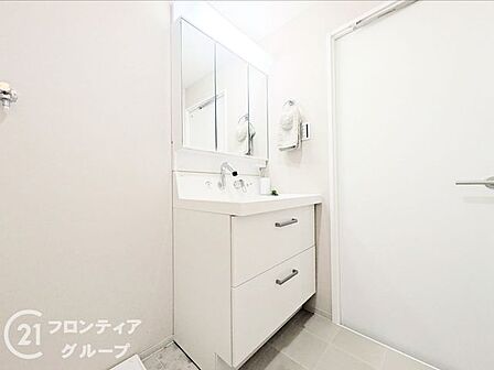 はじめてのマイホーム購入は、わからないことだらけで当然です。資金計画から物件選びまで、順を追ってスタッフが一緒に考えていきます