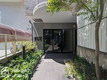 住まい探しで後悔しないためのポイントをスタッフがお伝えします。検討中の方もそうでない方も、まずは一度お話を聞かせてください