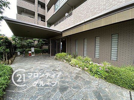 住まい探しで後悔しないためのポイントをスタッフがお伝えします。検討中の方もそうでない方も、まずは一度お話を聞かせてください