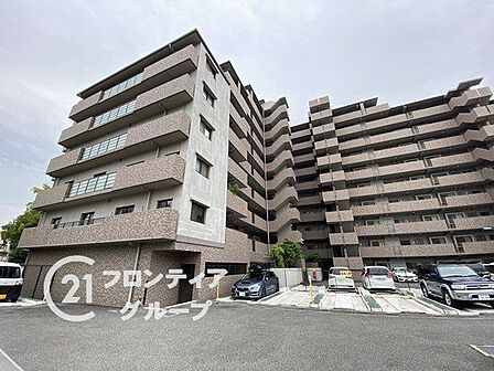 資金計画や住宅ローンのしくみなど、購入前に知っておきたいことをわかりやすくご説明しています。まずはお気軽にお問い合わせください
