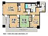 間取り：角部屋の独立性が高く、LDKと各居室がバルコニーに面した明るい設計。