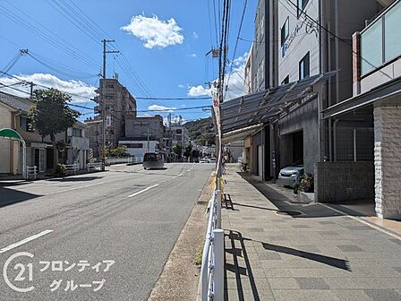 写真だけではわからない採光・広さ・周辺環境の実感は、実際に足を運んでみることが一番です。ご見学はいつでもご予約いただけます