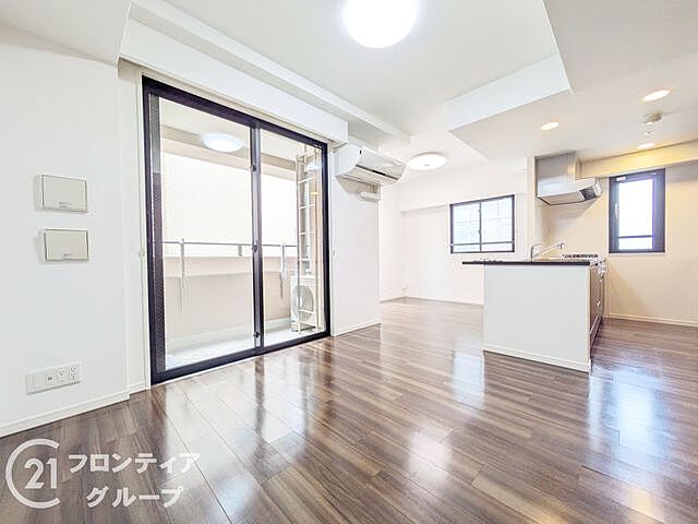 リビング/ダイニング ワコーレ　トアロード　ザ・スイート　中古マンション 10階/-