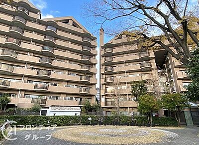 外観:機能性とデザイン性を兼ね備えたマンション外観は、住む人に快適な生活を提供します。スタイリッシュなデザインが魅力で、日々の生活に彩りを添えます 外観:機能性とデザイン性を兼ね備えたマンション外観は、住む人に快適な生活を提供します。スタイリッシュなデザインが魅力で、日々の生活に彩りを添えます
