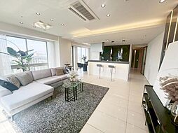 28帖で開放感のある憧れのアイランドキッチン付リビングルーム