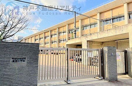 芦屋市立精道小学校 徒歩12分。 960m