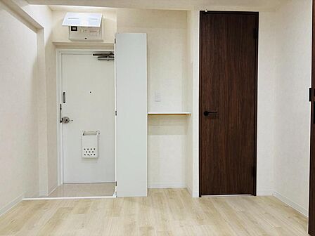 玄関横にはシューズボックス、物置なども完備