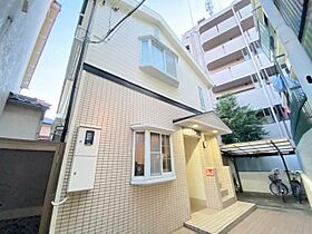 ウェルスタート曽根  ｜ 大阪府豊中市城山町１丁目（賃貸タウンハウス1R・2階・19.00㎡） その1