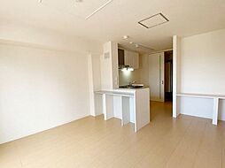 メゾンレーヴII 2階1LDKのリビング/ダイニング