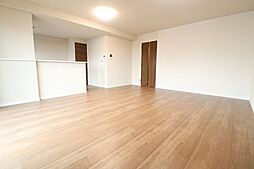 adorable 6階2LDKのリビング/ダイニング