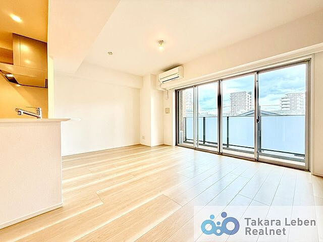 リビング/ダイニング 足立区新田1丁目11-18