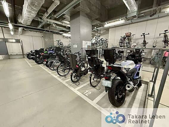 バイク置き場・...