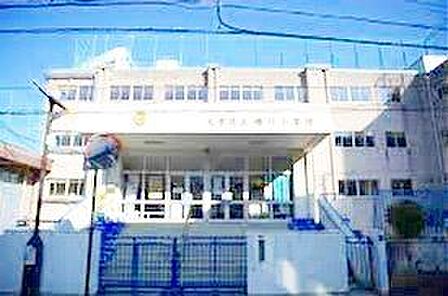 文京区立礫川小学校 徒歩8分。 570m