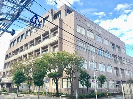 荒川区立諏訪台中学校 徒歩9分。 700m