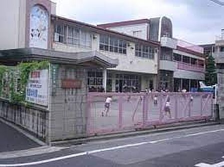 親愛幼稚園 徒歩3分。 190m