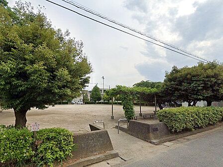 南越谷第三公園 徒歩34分。 2660m