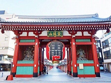 浅草寺 徒歩3分。 230m
