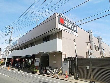 西友北綾瀬店 徒歩7分。 540m